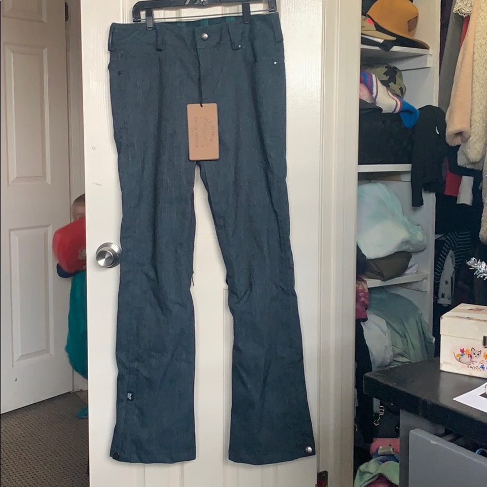 SAGA SNOWBOARD/Ski pants!!!